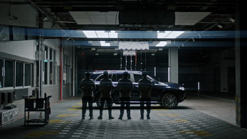 Mercedes — wide shot